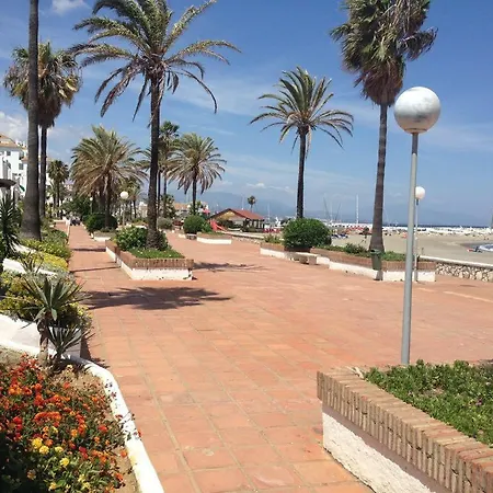 Puerto De La Duquesa Holiday home *